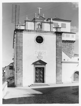 Fachada principal da Igreja do Salvador