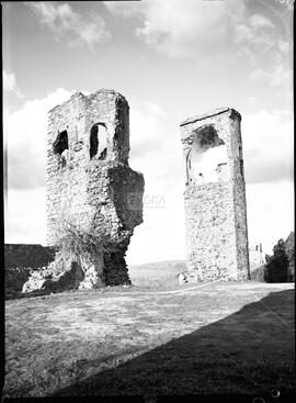Aspecto em ruínas do Castelo de Montemor-o-Novo
