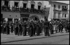 Banda militar na Praça do Giraldo