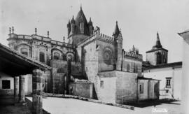 Ábside da Sé e alpendre do antigo claustro do Cabido