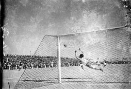 Fase do jogo entre o Lusitano e o Benfica (26/09/1954)