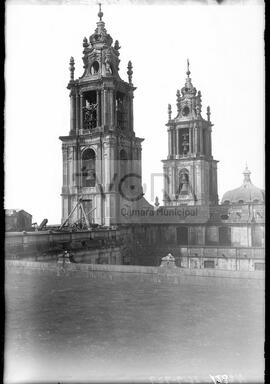 Torres da igreja do Convento de Mafra