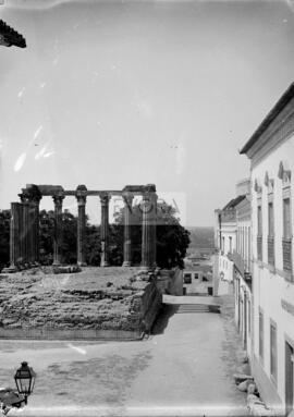 Templo Romano (face sul) , Évora