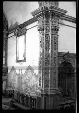 Pilastra do arco da Igreja das Mercês