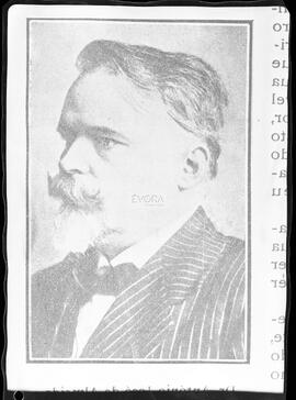 Reprodução de uma página de um livro (retrato de António José de Almeida)