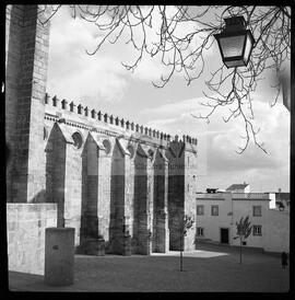 Sé de Évora (fachada lateral no Largo Dom Miguel de Portugal)