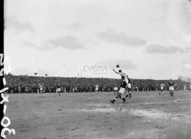 Fase do jogo entre o Lusitano e o Benfica (30/11/1952)