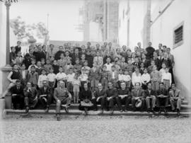 Grupo de alunos e professores do colégio D. Nuno Álvares Pereira