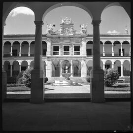 Claustro da Universidade de Évora