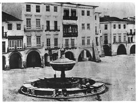 Reprodução de imagem da fonte da Praça do Giraldo
