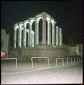 Templo Romano (nocturno)