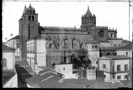 Vista panorâmica da Sé Catedral e casario adjacente