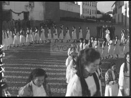Aspeto da procissão, durante a visita à Escola do Magistério