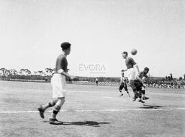 Fase de um jogo de futebol não identificado