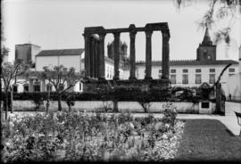 Templo Romano visto do Jardim Diana
