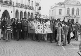 Manifestação na Praça do Giraldo