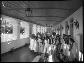 Aspeto da procissão no interior da Escola do Magistério