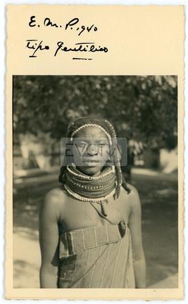 Retrato de mulher da tribo dos Bijagós