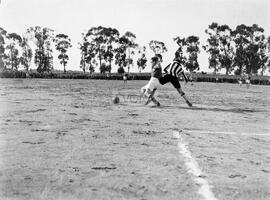 Fase de um jogo de futebol não identificado