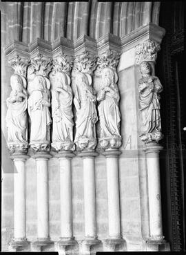 Apostolado do pórtico da Sé de Évora (face Norte)