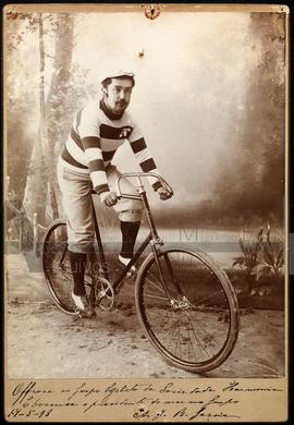 Retrato do presidente do Grupo Cyclista da SHE, A. J. B. Garcia