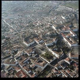 Vista aérea do centro histórico de Évora