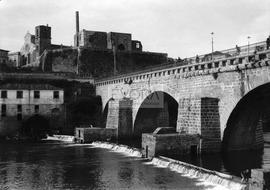 "Barcelos - ponte sobre o Rio Cávado"
