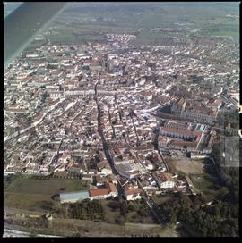 Vista aérea do centro histórico de Évora