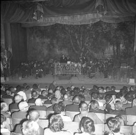 Vista geral do palco e da plateia