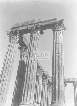 Pormenores do Templo Romano