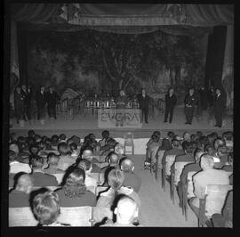 Vista geral do palco e da plateia