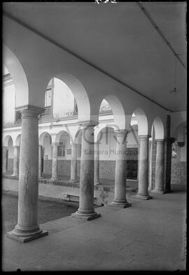 Vista parcial do claustro do Convento do Espírito Santo