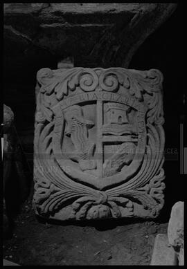 Escudo dos Freires e Pitas (século XVII), da Igreja de Santiago